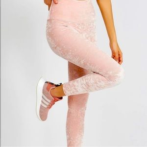 🤩Beyond Yoga Crushed Velvet Leggings